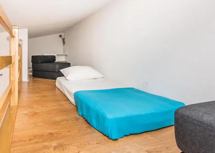 Galic 2 By Interhome Daire Vir